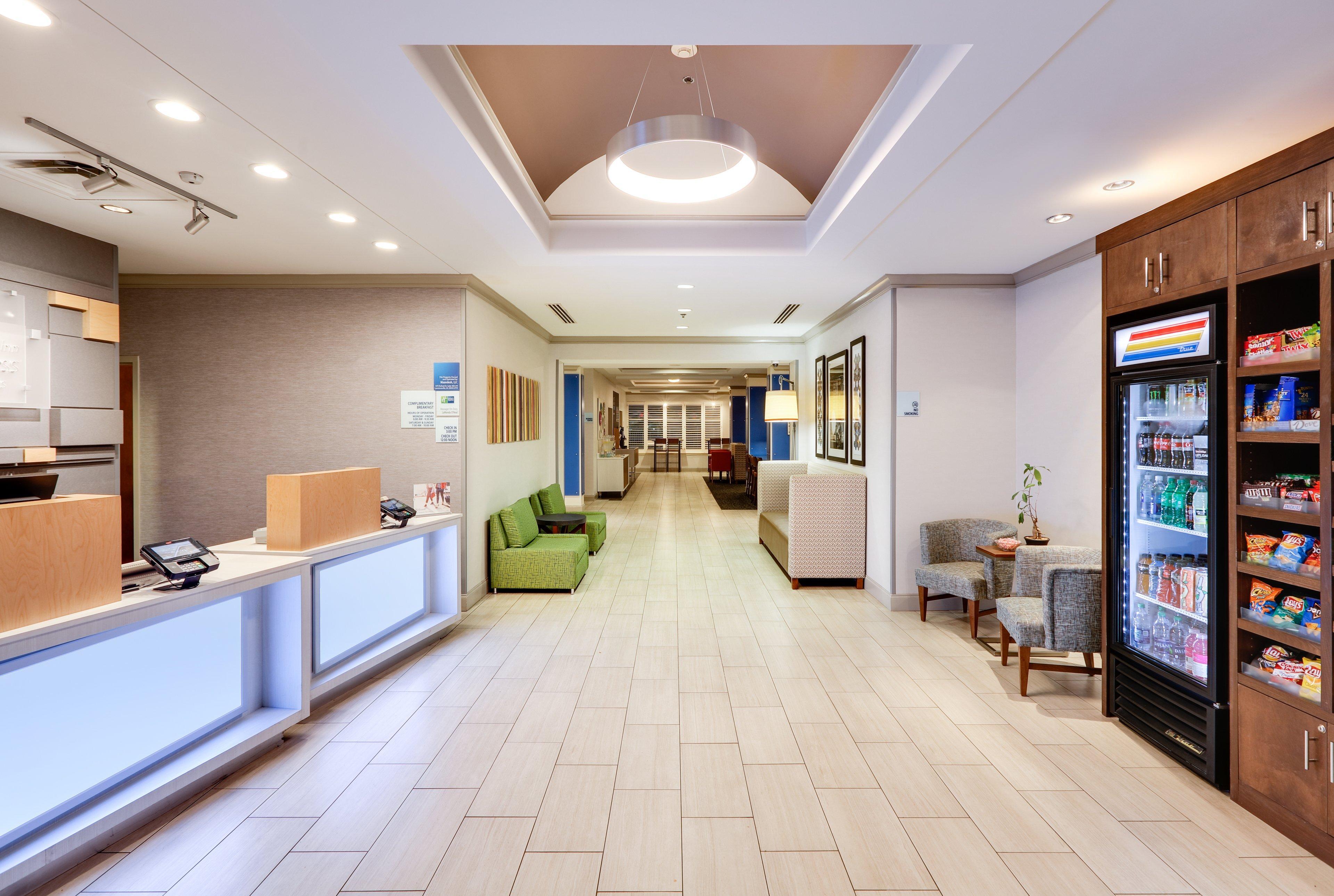 Holiday Inn Express Hotel & Suites Dublin By Ihg Екстериор снимка