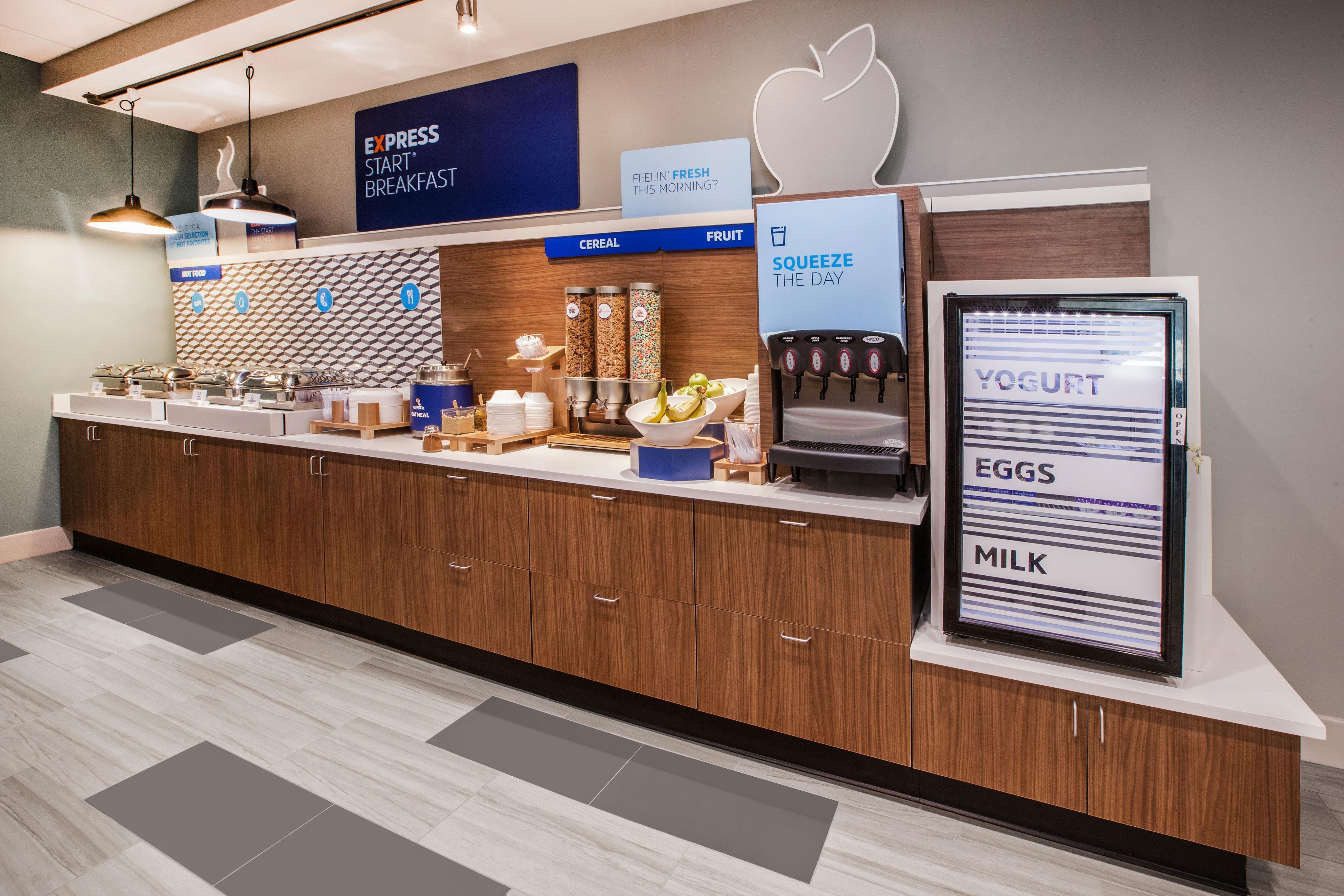 Holiday Inn Express Hotel & Suites Dublin By Ihg Екстериор снимка