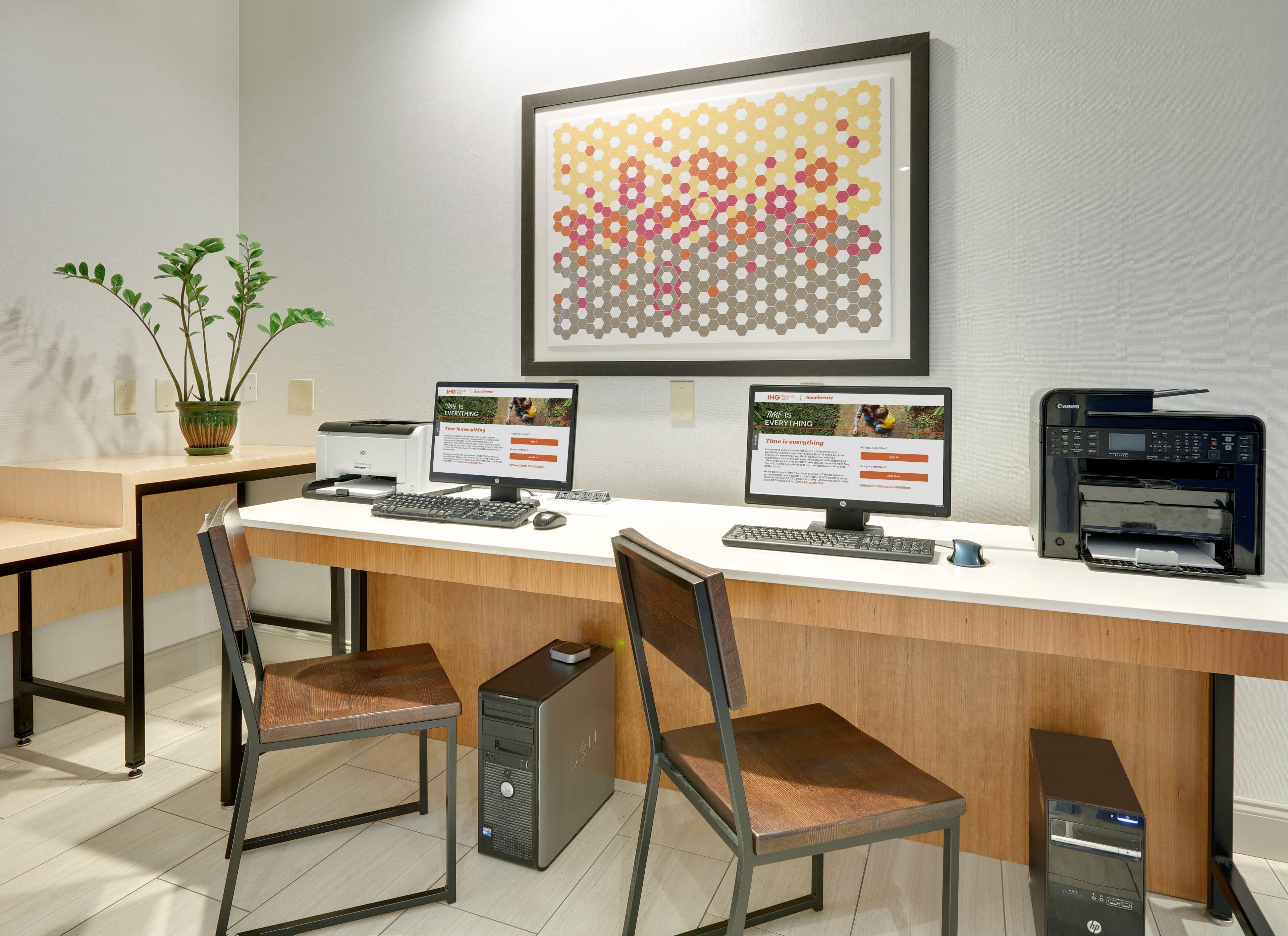 Holiday Inn Express Hotel & Suites Dublin By Ihg Екстериор снимка