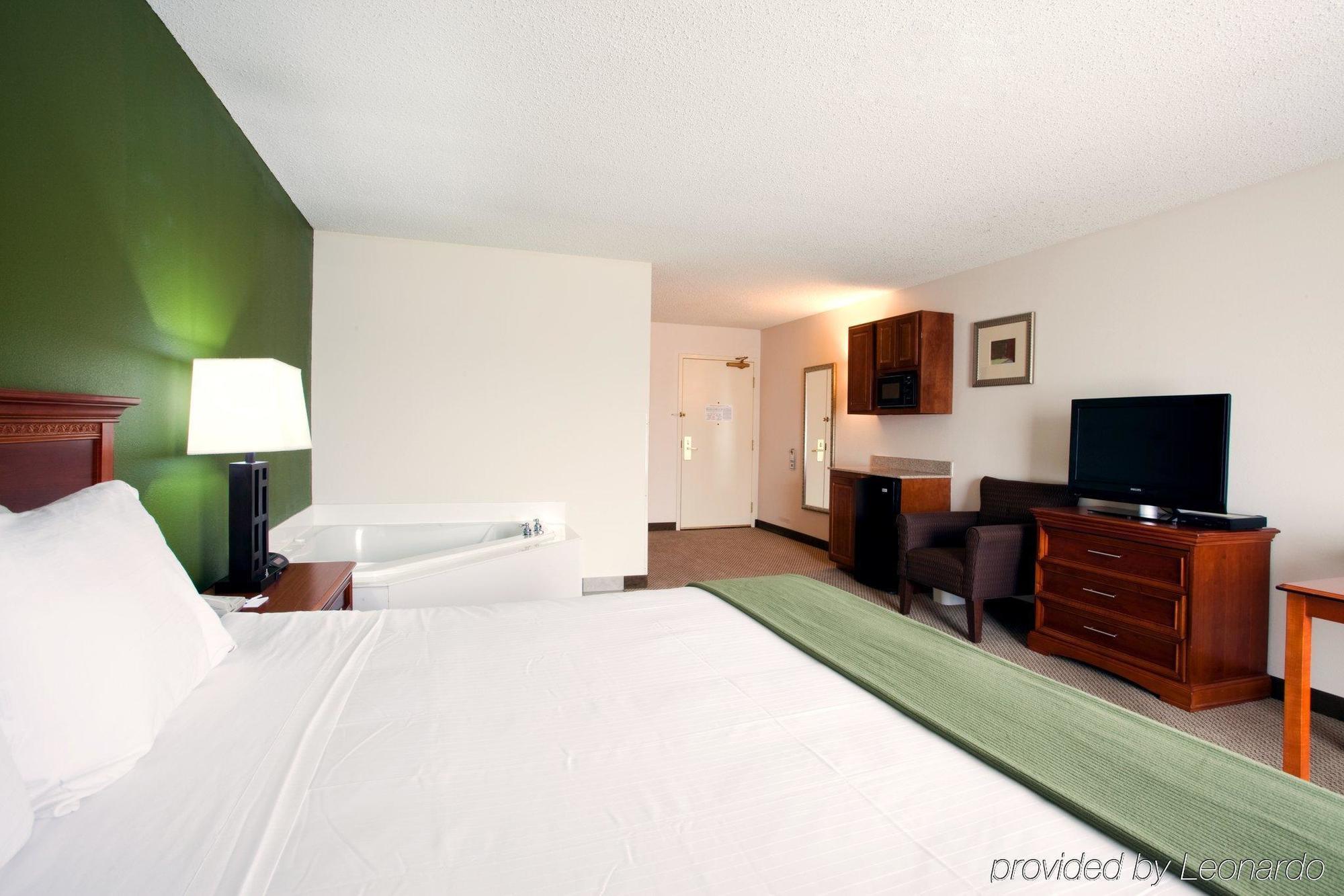 Holiday Inn Express Hotel & Suites Dublin By Ihg Стая снимка