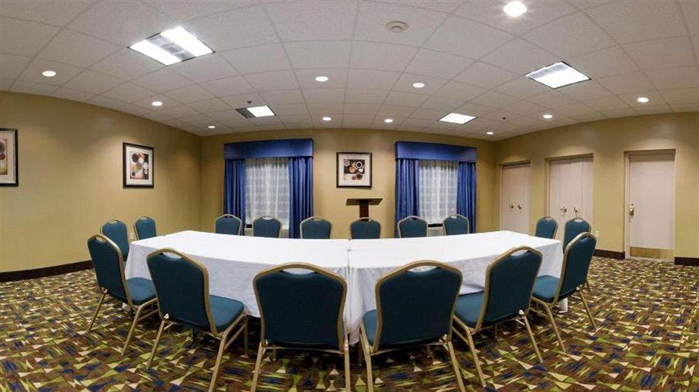 Holiday Inn Express Hotel & Suites Dublin By Ihg Екстериор снимка
