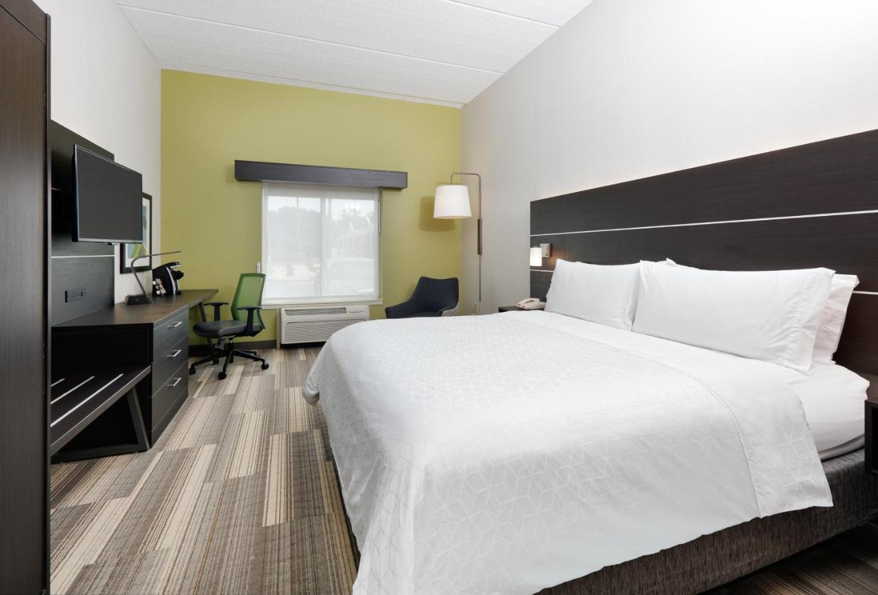 Holiday Inn Express Hotel & Suites Dublin By Ihg Екстериор снимка
